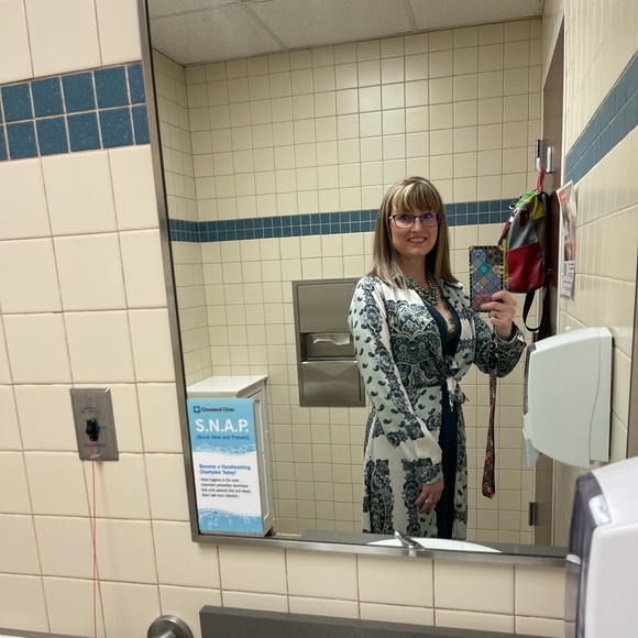 Meet your Posher, Tonya! Im autistic and amazing! - Picture 3 of 11